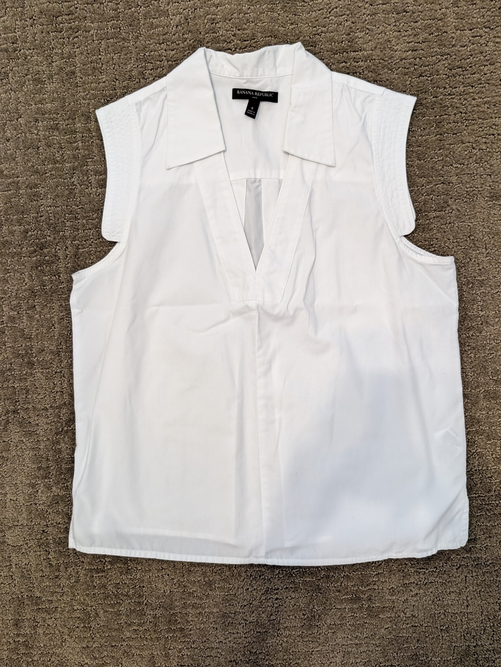 Banana Republic White Sleeveless Collared Blouse Size S Split Neck Minimalist